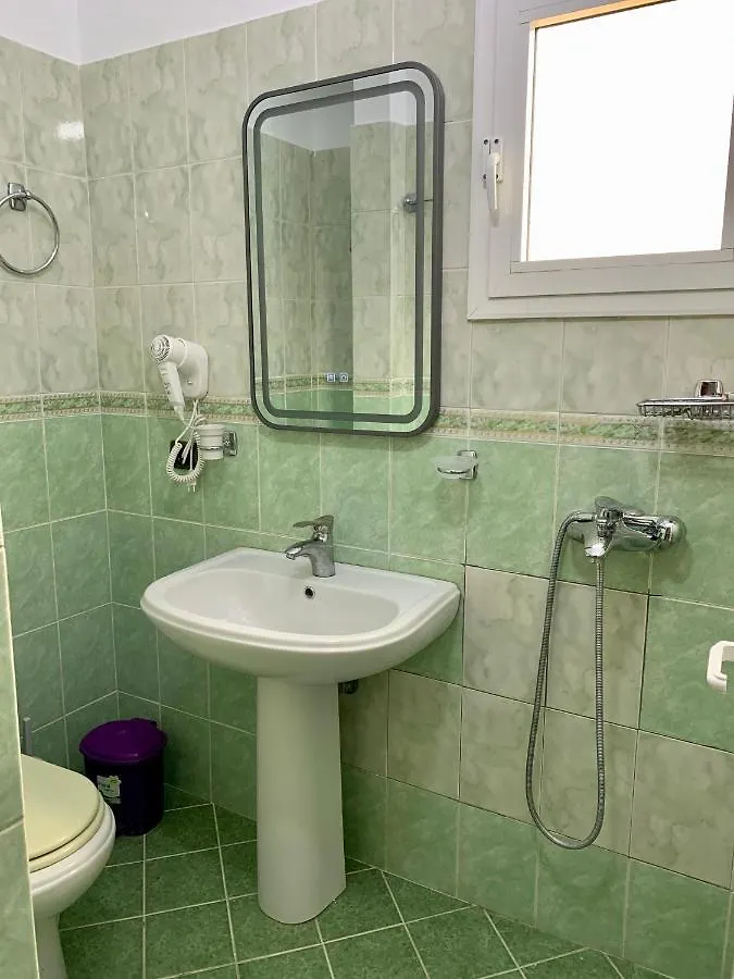 Maxus Apts Sarandë 0*,  Albania