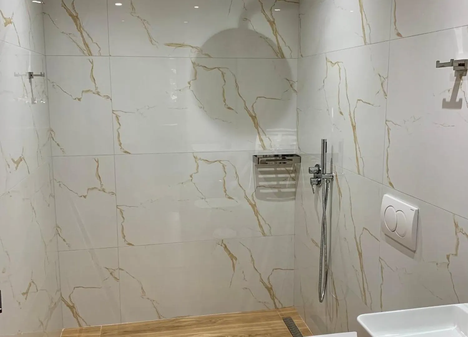Maxus Apts Sarandë Albanien