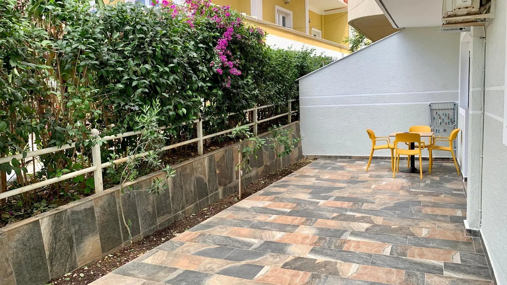 Maxus Apts Sarandë Lägenhet