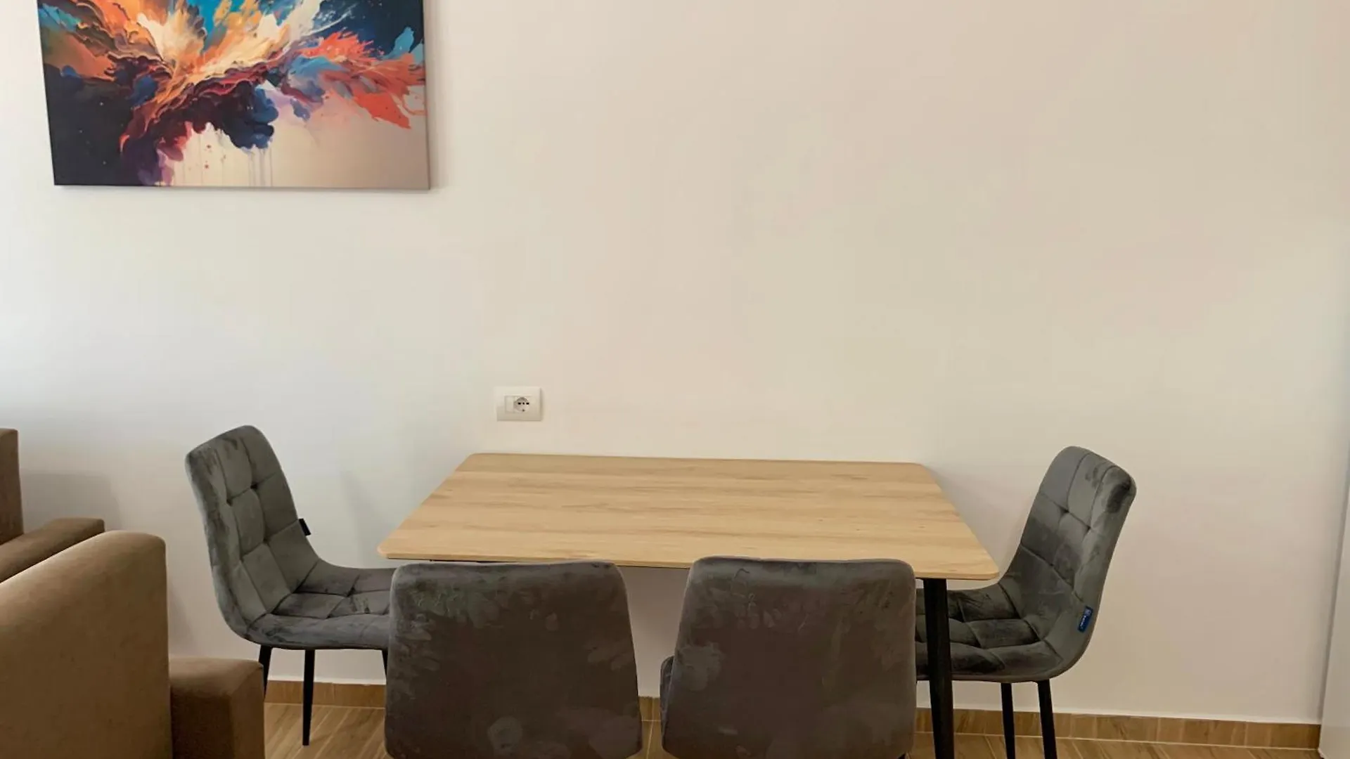 Maxus Apts Sarandë 0*,  Albanien
