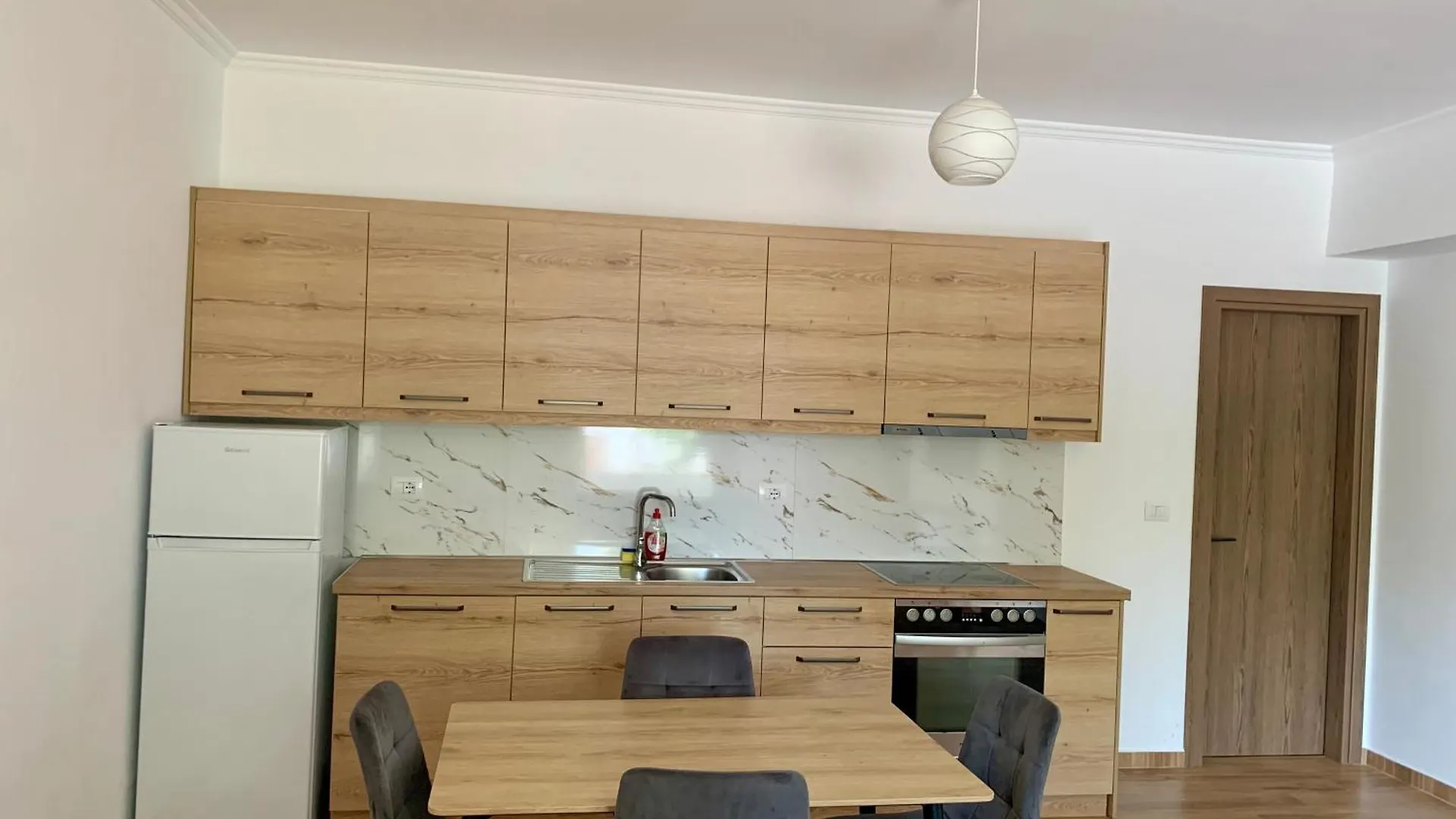 Maxus Apts Sarandë Albanien